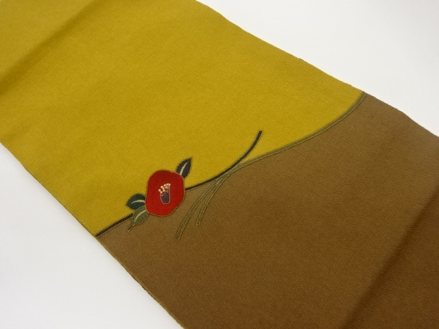 縮緬地椿模様刺繍名古屋帯